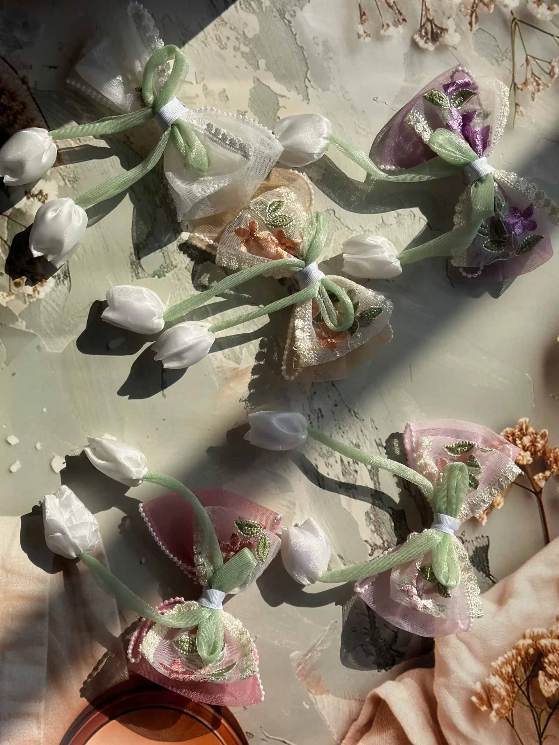 Tulip Tie Bow Hair Clip - Image 2